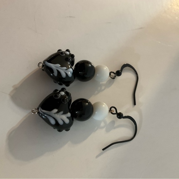 Hand Crafted Necklace Bracelet Black & White Floral Hearts Striped Beads - Picture 3 of 9